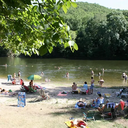 Campsite Village Les Vignes Puy-l'Eveque