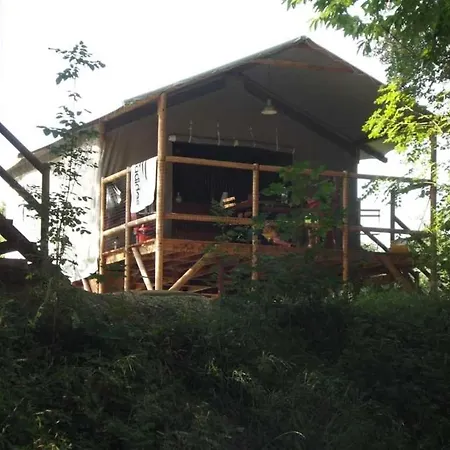 Village Les Vignes Campsite Puy-l'Eveque