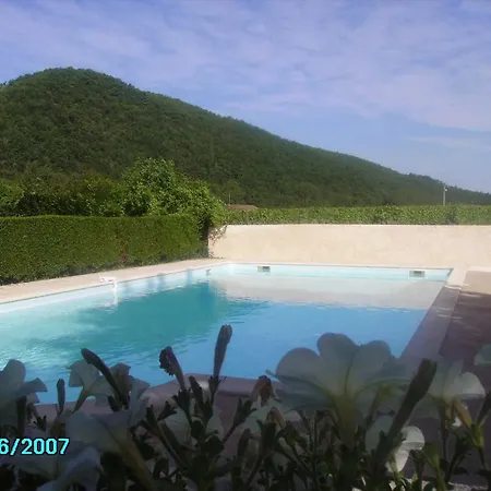 Village Les Vignes Campsite Puy-l'Eveque