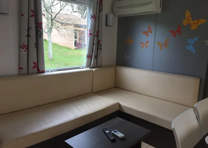 Zecamping 3 Animaux Acceptes Tennis Equitation * Puy-lʼÉvêque